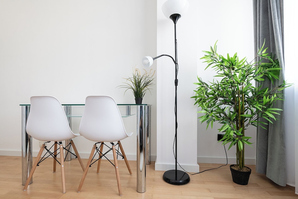 RentPlanet - Apartament Domaniewska view 2