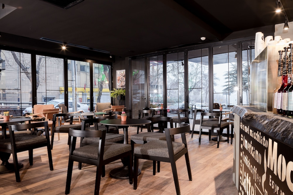 Hotel Cinnah - Image 48