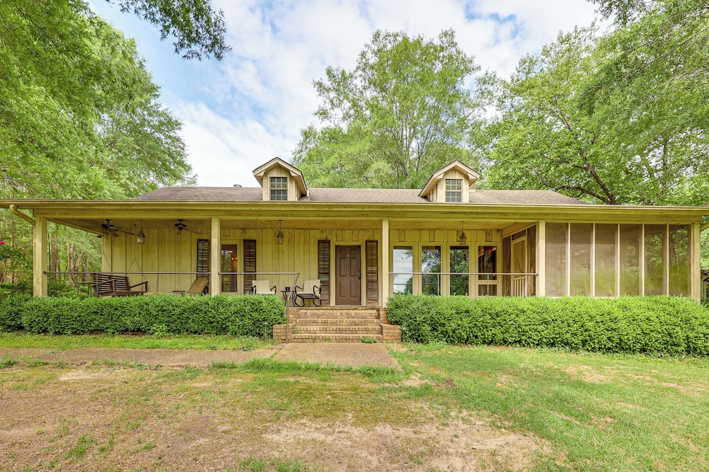 Waterfront Home w/ Playground Near Degray & Caddo!