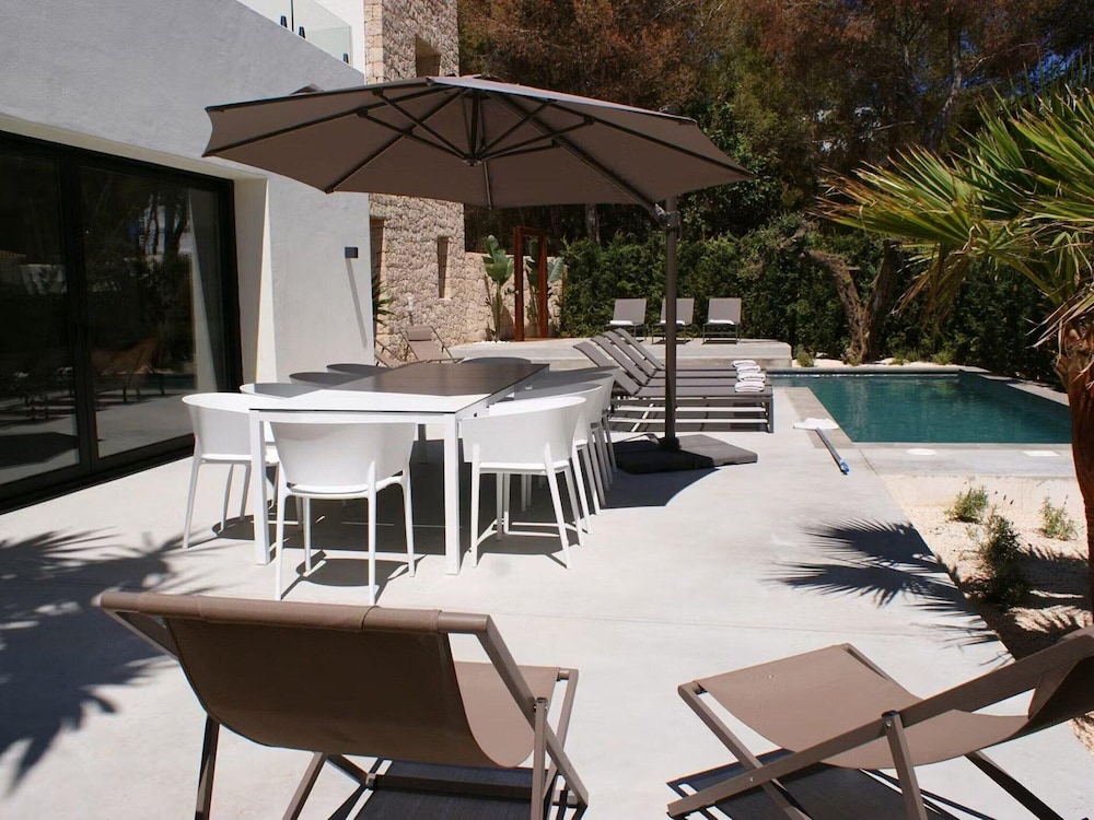 Charming Villa With sea Views