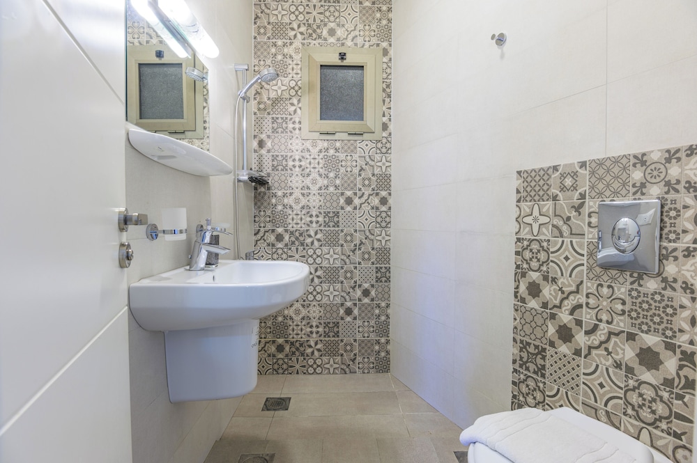 Elevate - Sleek 2-BR Apt by Santa Maria, Jal el Dib