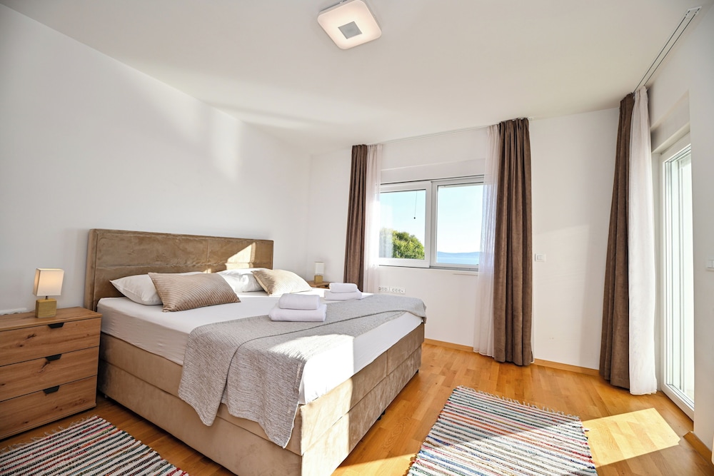 Villa Via view 5