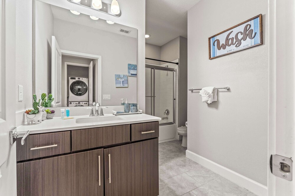 Chic Villa Domani Retreat 9ppl - Image 3