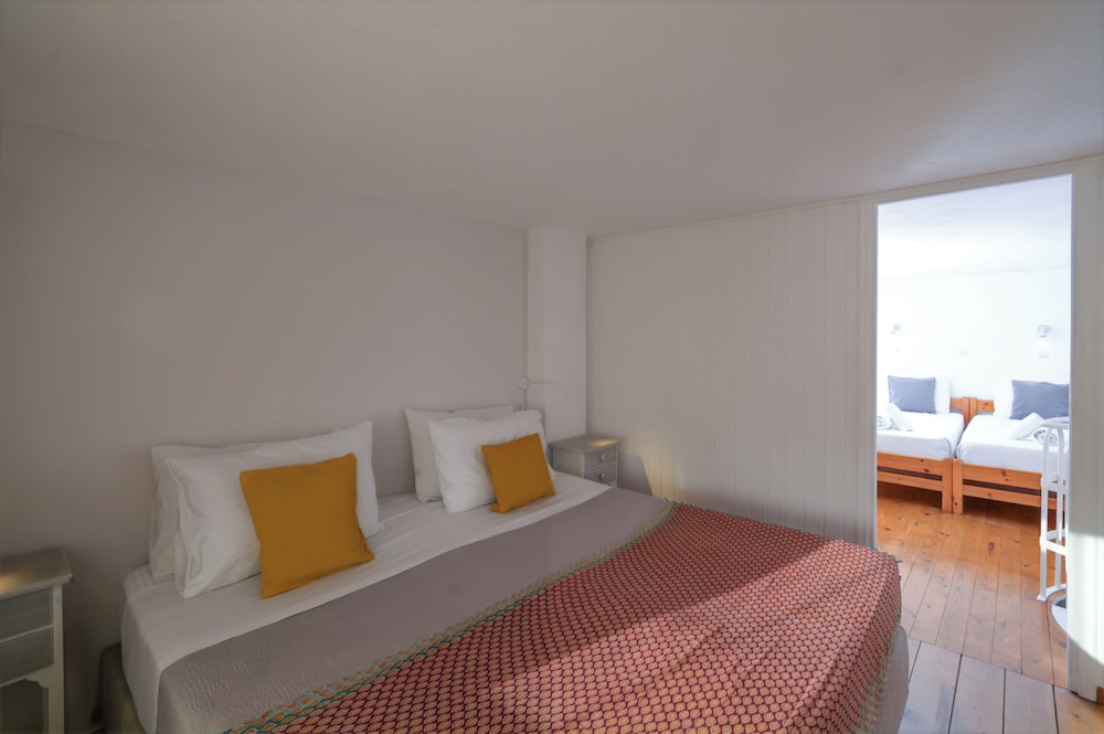 Antonis Apts - Physio Fitness Retreats