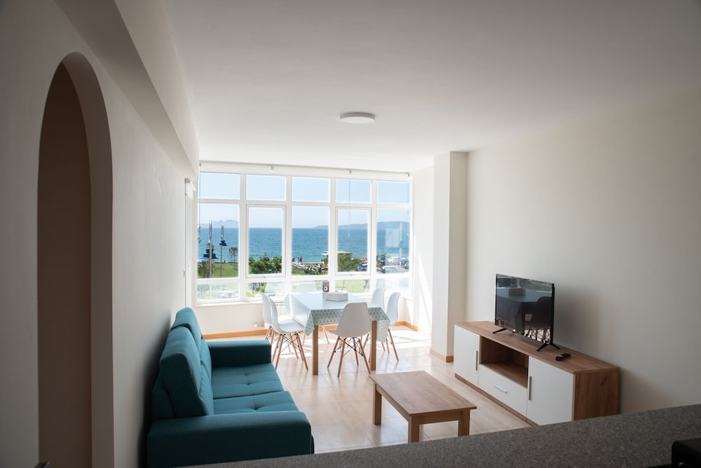 Apartment on the First Line of Samil Beach and With Frontal Views of the sea photo 4
