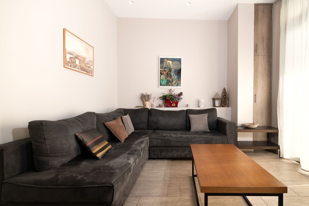 Acropolis Suites