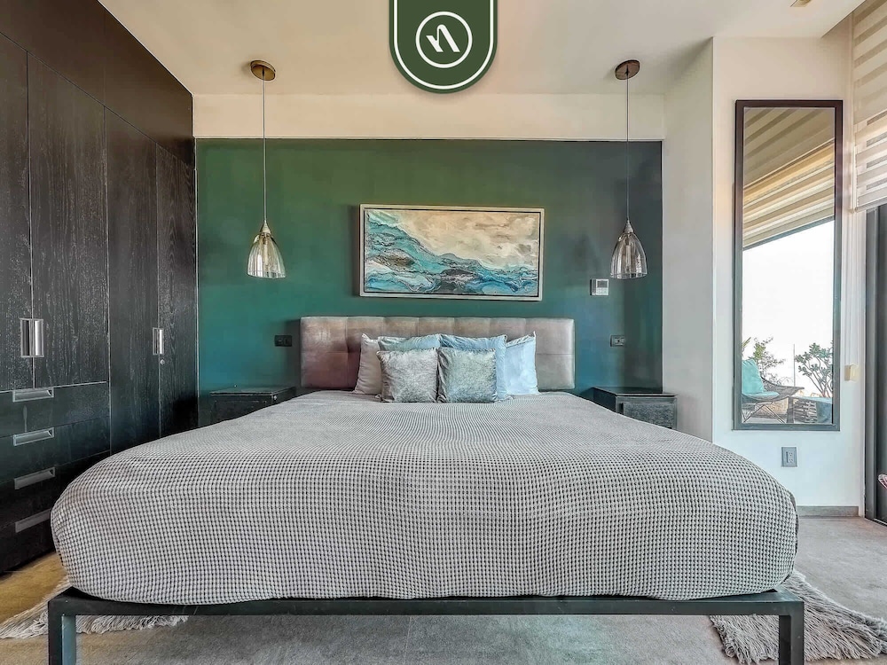 Oceanview Condo With Amazing Rooftop Pool - Gym