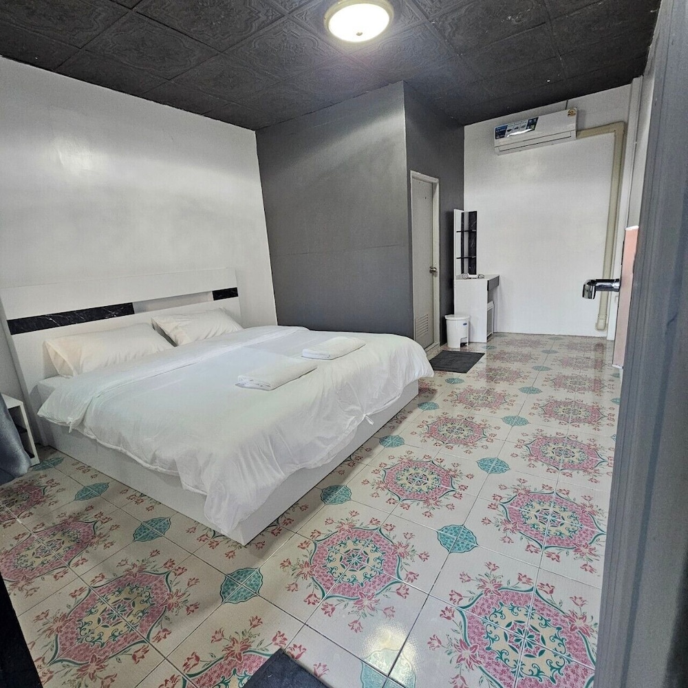 COOPER Guest House
