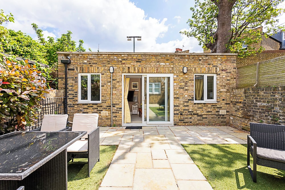 outdoor bbq area