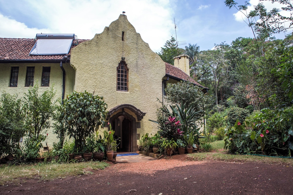 Beautiful Historic Stand Alone House view 3