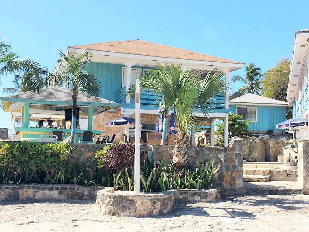 Two Turtles Inn - Property Image 2