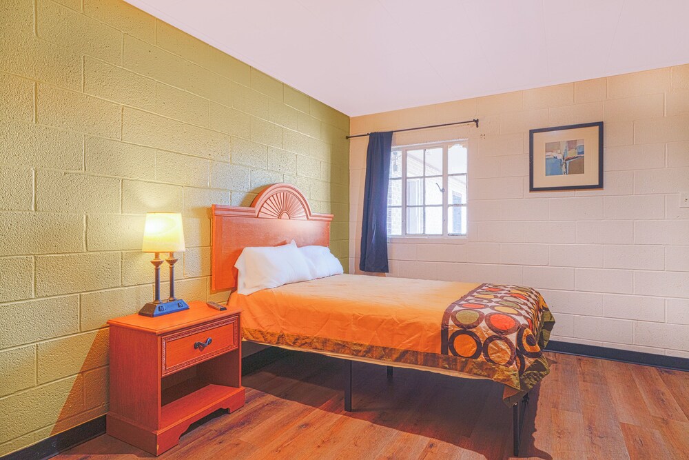 The Inn by El Dorado Lake