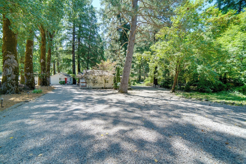 Walk to Golf Course: Cobb Mountain Nature Escape