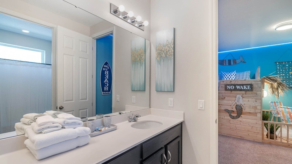 Solara Resort 5 Bedroom Home with Pool + Game Room 5 Home