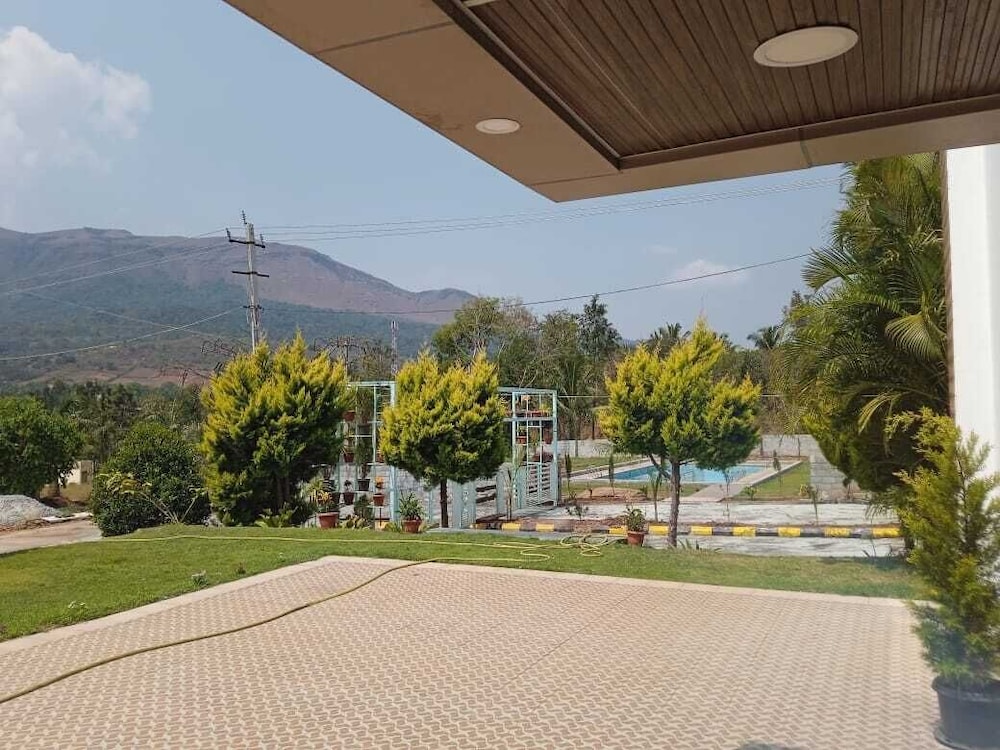 Golden Hill Resort