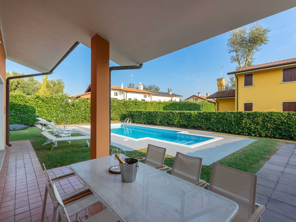 Villa in Albarella With Private Pool & Beach view 4