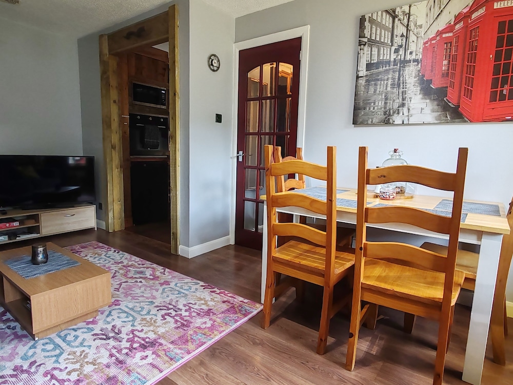 One Bedroom House, Sleeps 4, Bbq, Garden,