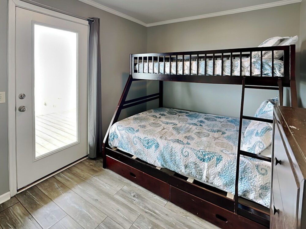 Starfish Escape by Topsail Realty