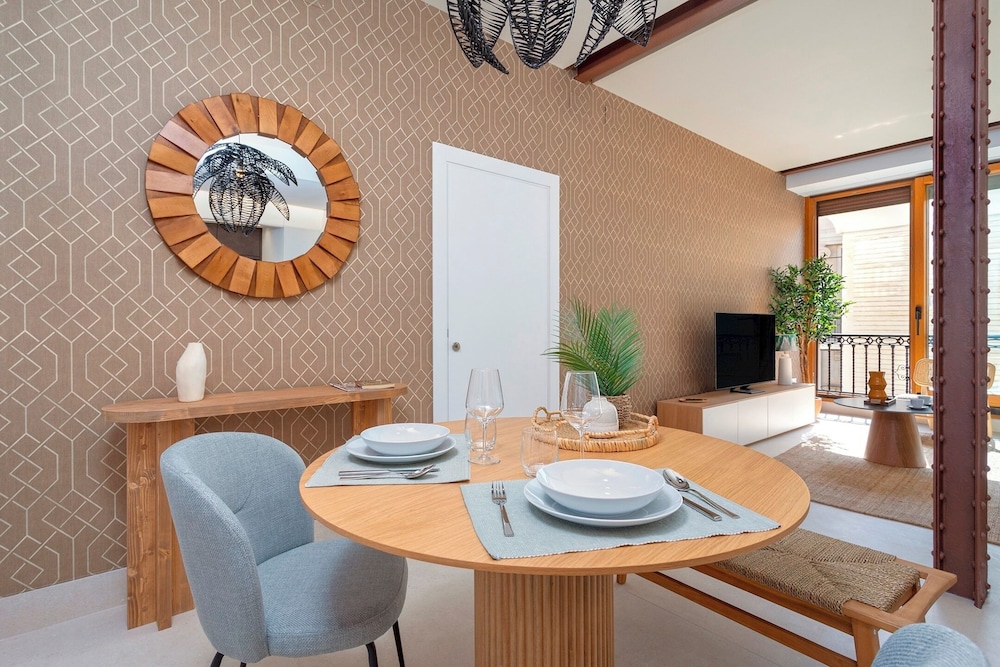Bright Apartment in Seville. Tomás de Ibarra II