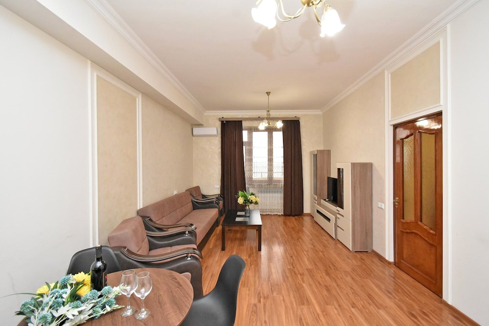 Apartment on Argishti 15 street