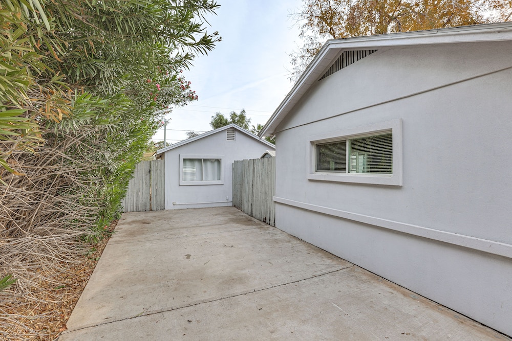 5 Mi to Dtwn: Pet-friendly Phoenix Gem w/ Patio view 5