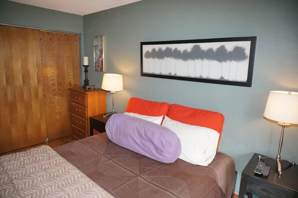 100 Dean St E #2B view 3