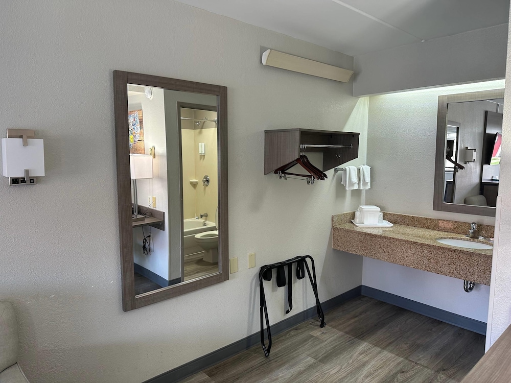 Econo Lodge Hickory