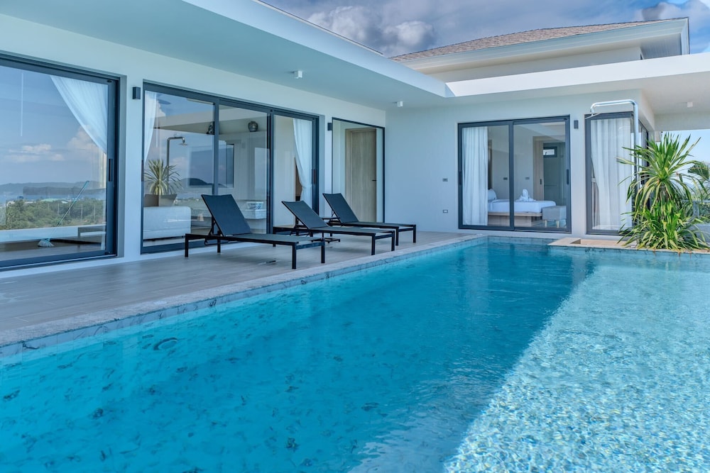 The Salin Seaview Villas