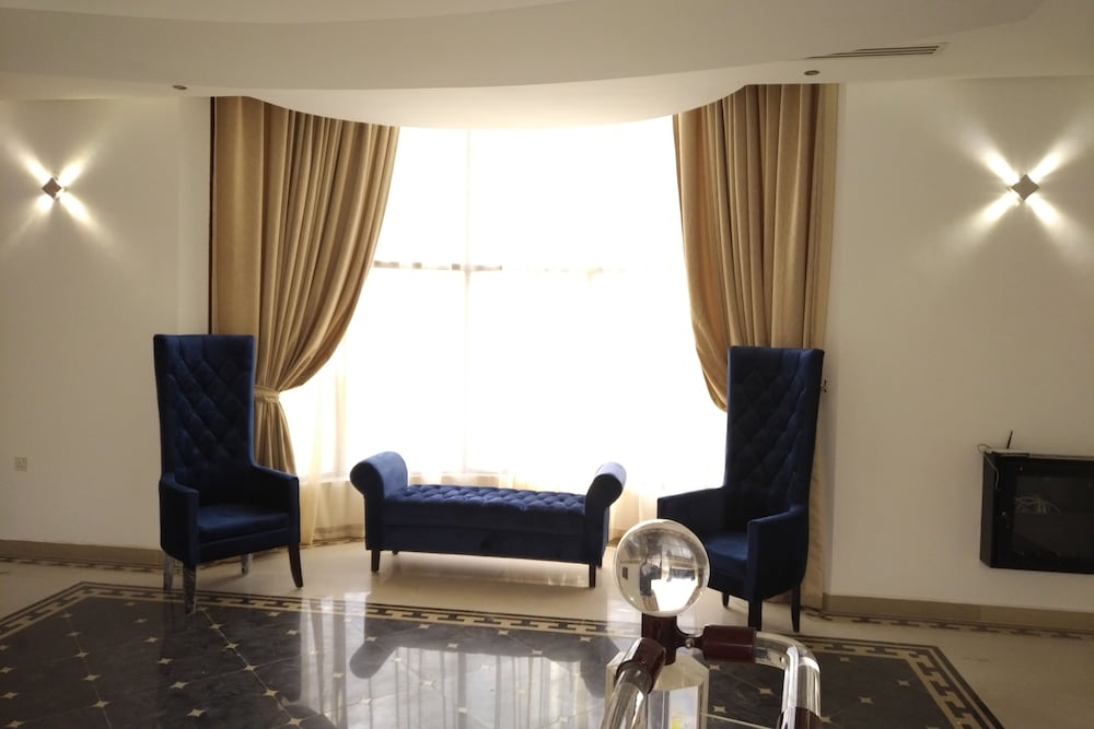 Emirates Hills Lake View Villa