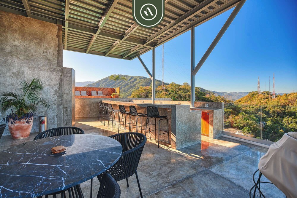 Ecofriendly 2BR Condo - Private Jacuzzi - Rooftop