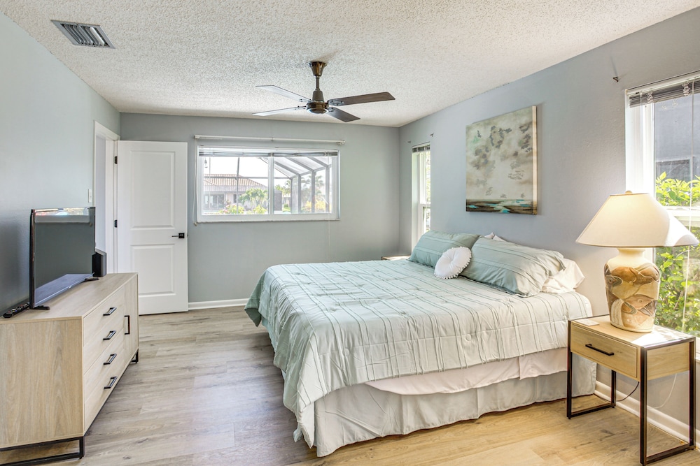 Swim, Hike & Golf: Family Gem in Cape Coral!