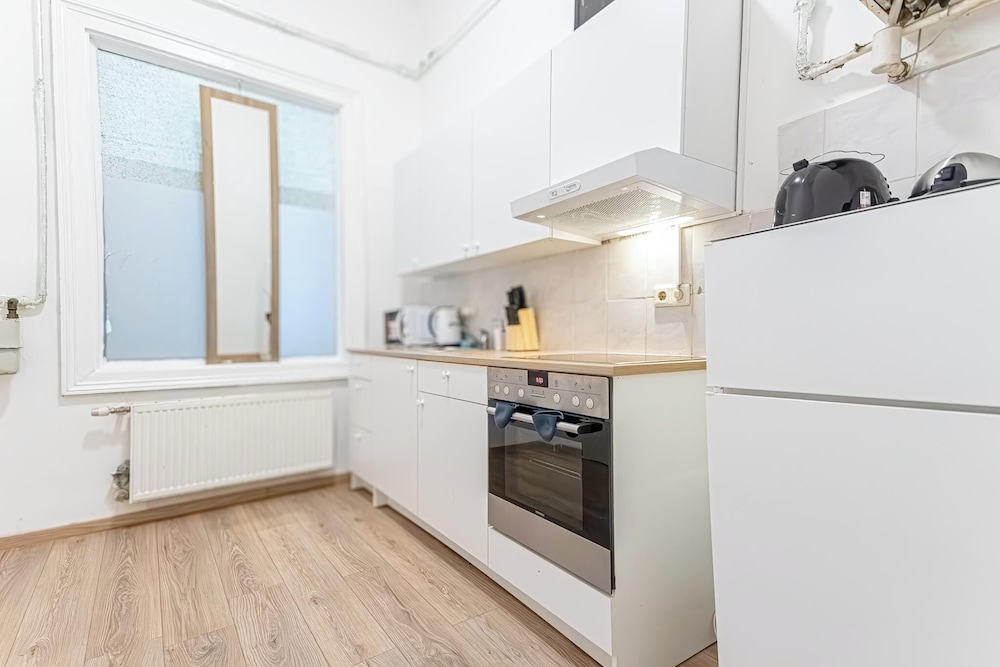 Budget 2BR Apt for 5 Wiener Stadthalle