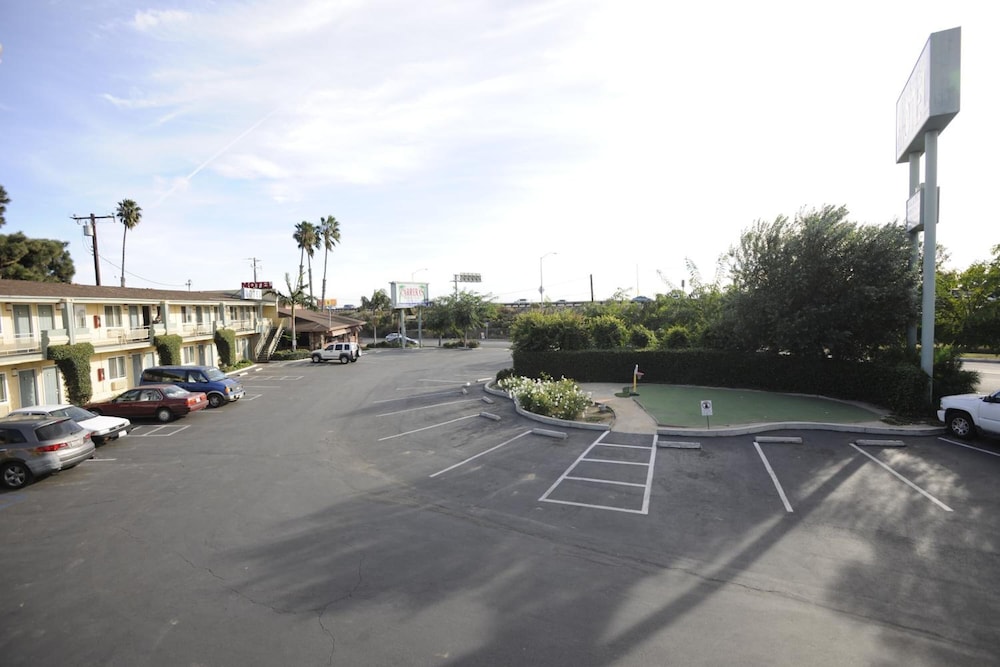 Ventura Vacations - Victoria Motel - Property Image 8