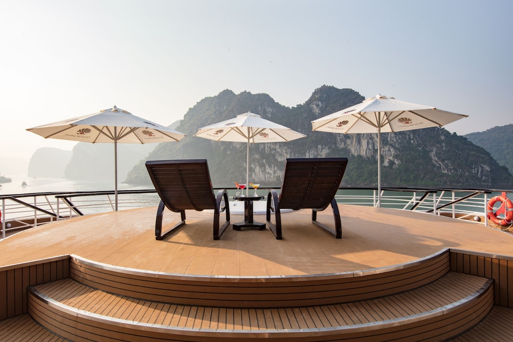 Scarlet Pearl Cruises - Image 5