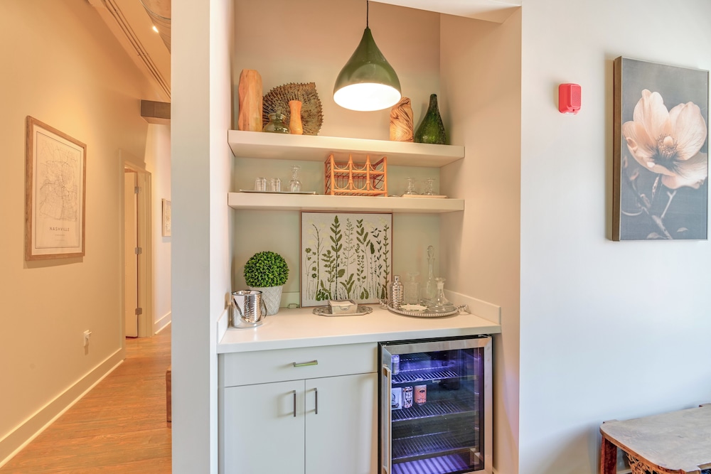 Walk to Vanderbilt: Eclectic Apt in Nashville