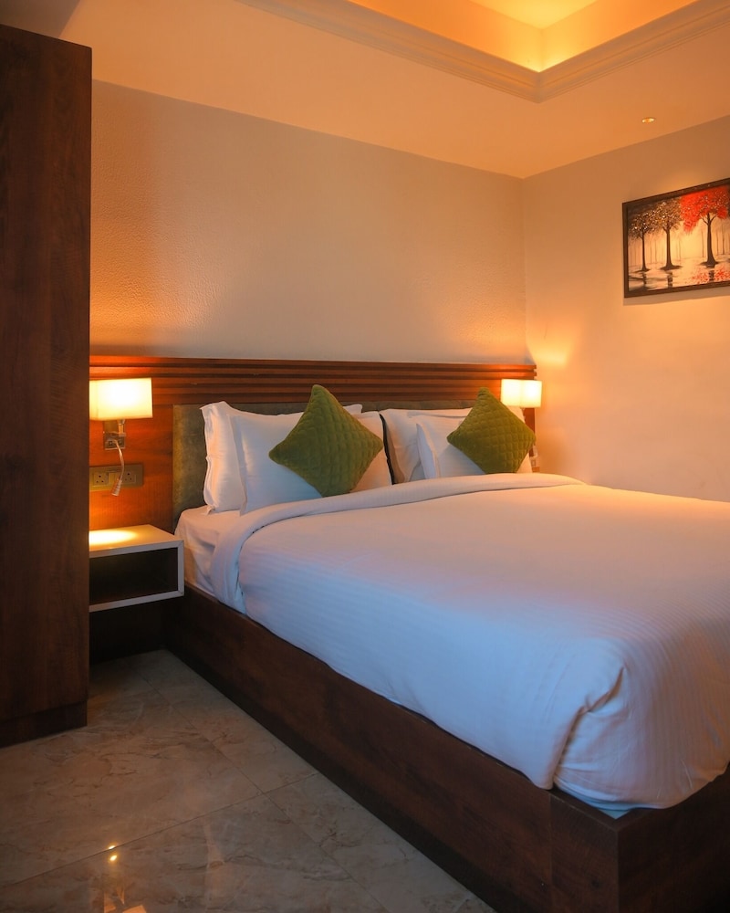Luxus Inn Hotel