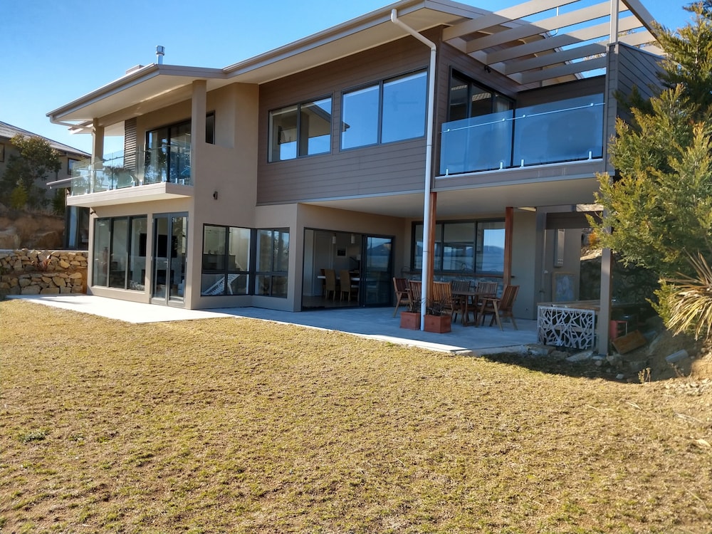 Willow Bay Lodge