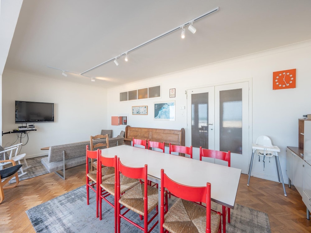Apartment in Duinbergen by the Sailing School