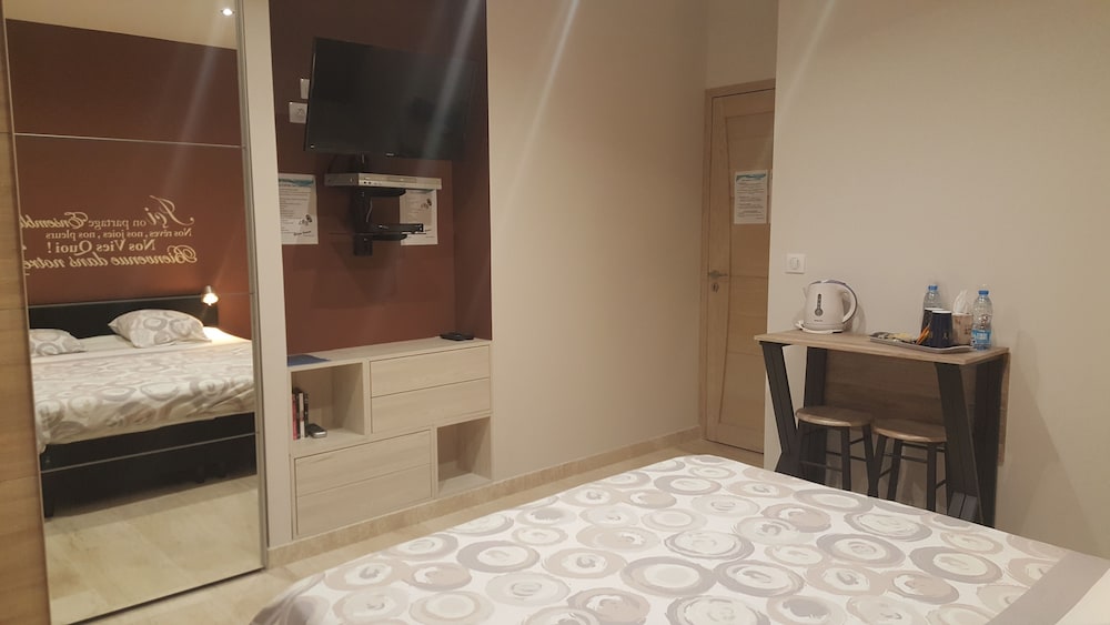 hotel room
