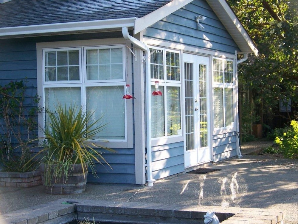Moonlit Cove B&B