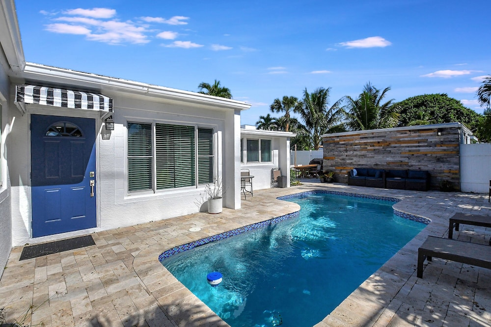 Modern and Updated Delray Beach Escape Sleeps 10! view 5