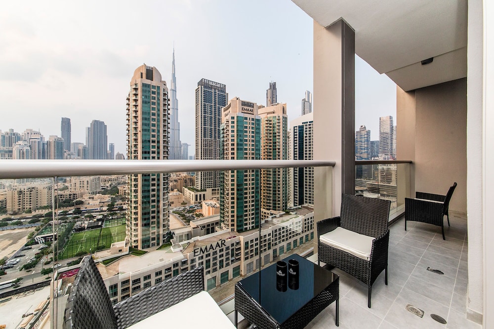 Premium 3BR with Full Burj Khalifa view