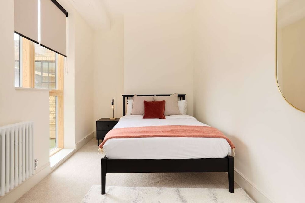 The East London Mile Place - Cosy 2bdr Flat With Balcony