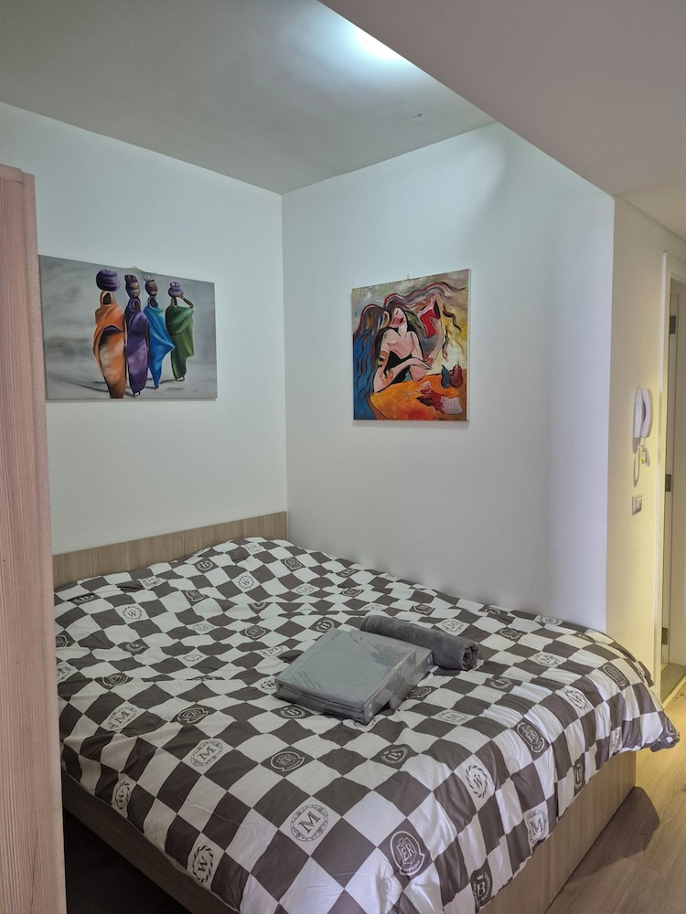 Redrock 1 br chalet faqra . Faraya
