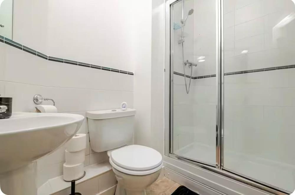 2bed Apt - City Centre With Balcony - Sleeps 6