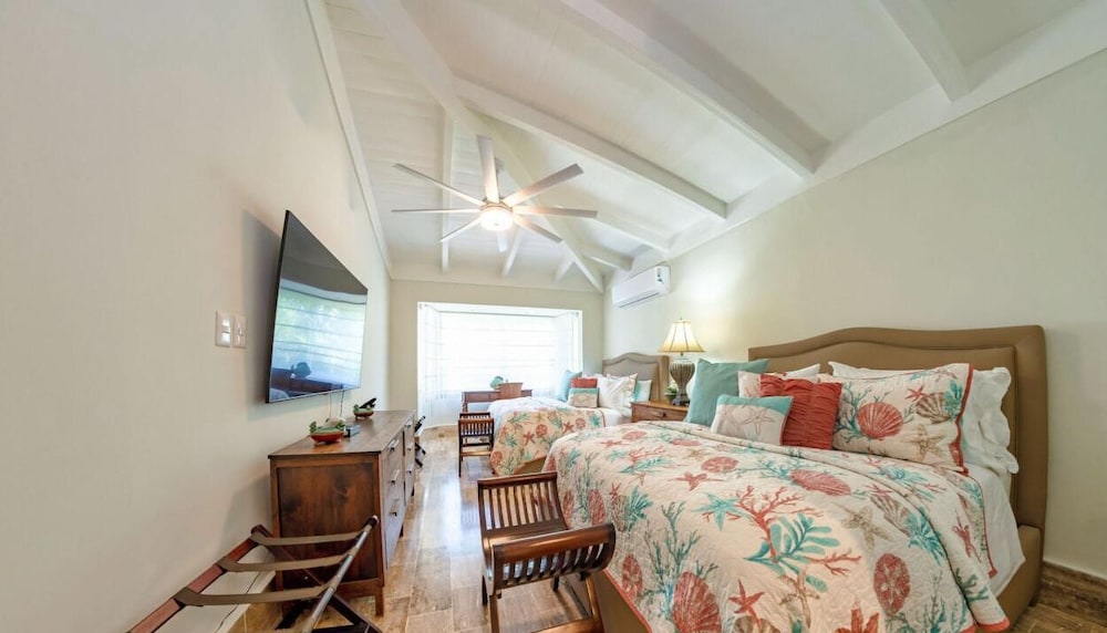 Luxurious 3 Br Golf Villa view 4