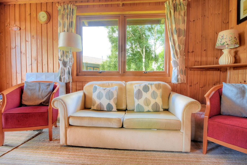 4 Pinewood Retreat