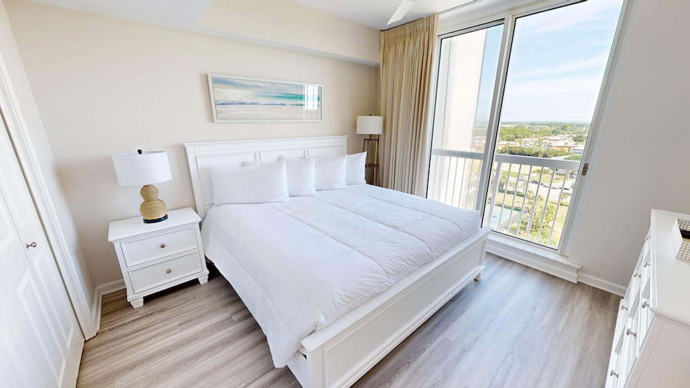 Silver Beach 1104w 3 Bedroom Condo