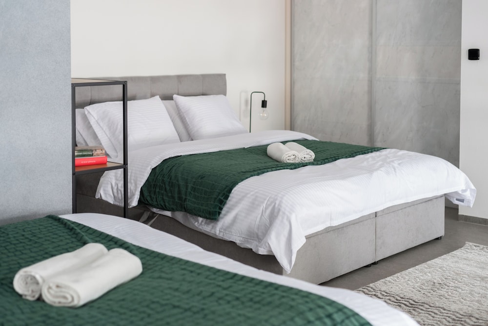 Modern loft-apart near metro Křižíkova