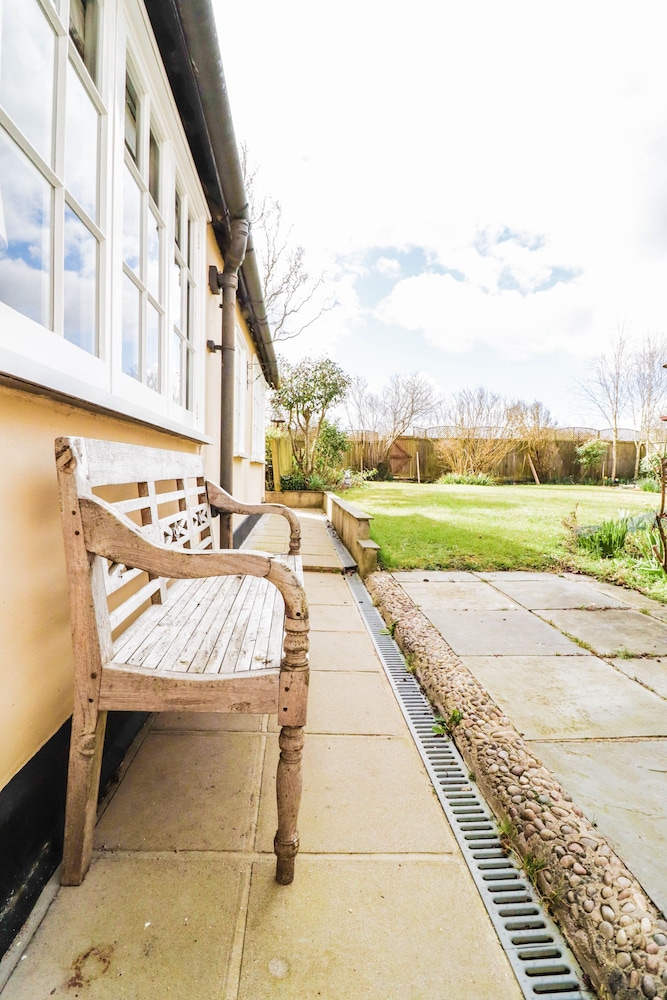 Charming Period Cottage With Free Wifi